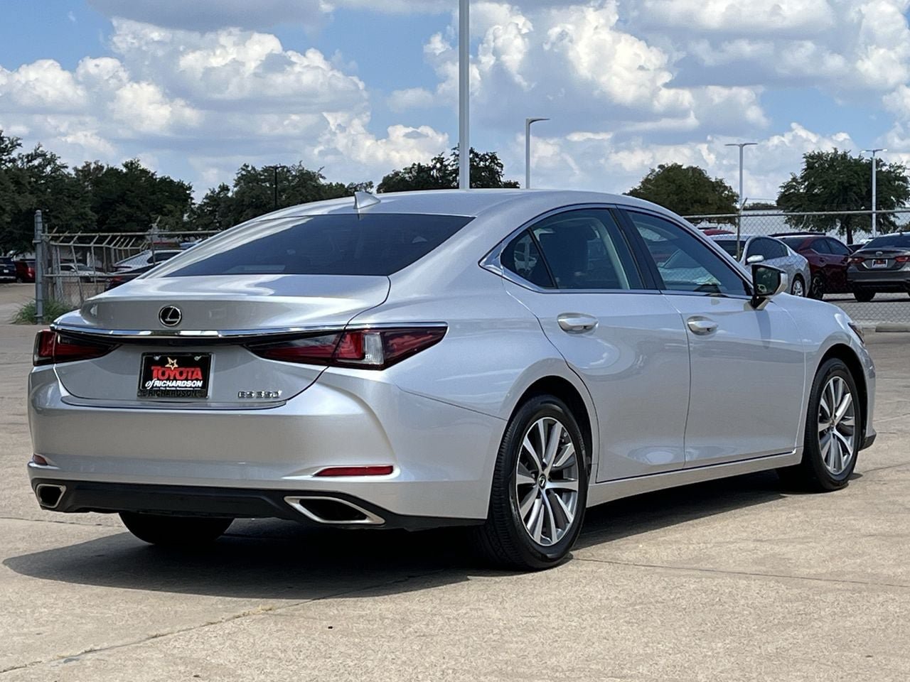 Used 2021 Lexus ES 350 w/ Accessory Package FWD image 4