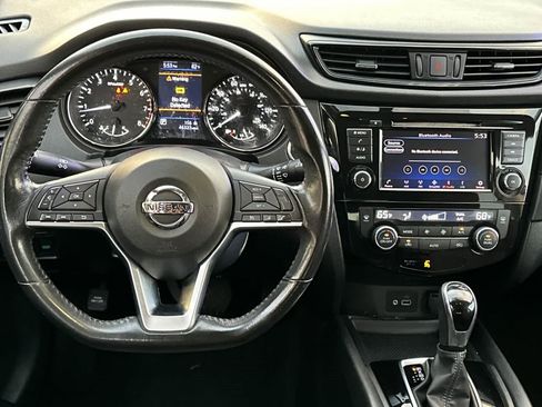 Used 2018 Nissan Rogue SV image 14
