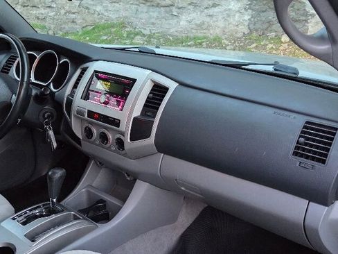 Used 2005 Toyota Tacoma PreRunner image 19