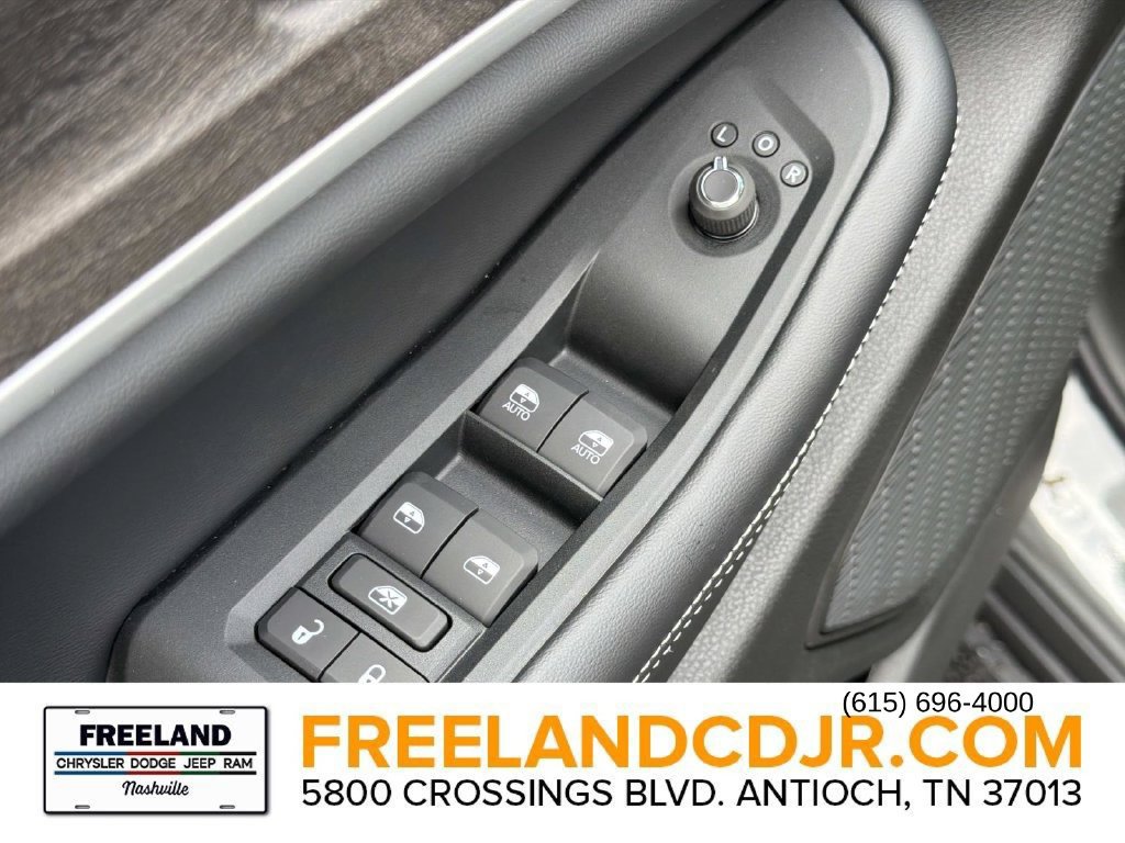 New 2027 Jeep Grand Cherokee Altitude AWD/4WD image 18