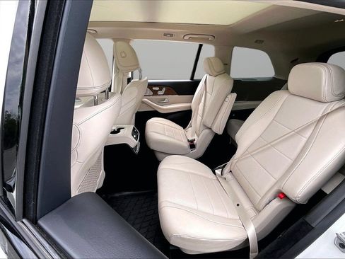 Used 2022 Mercedes-Benz GLS 450 4MATIC image 23
