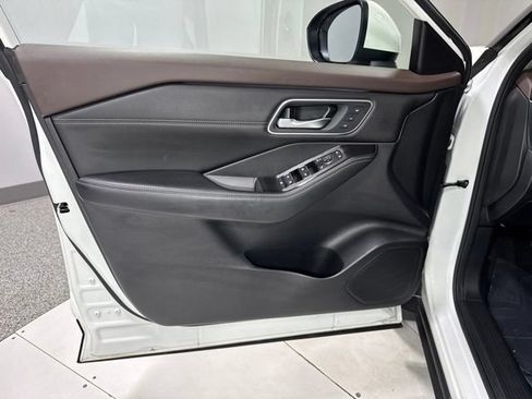 Used 2023 Nissan Rogue Platinum AWD/4WD image 11