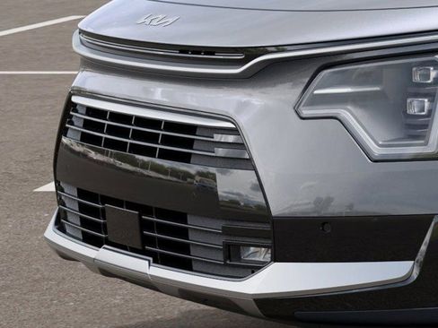 New 2025 Kia Niro SX Touring image 12