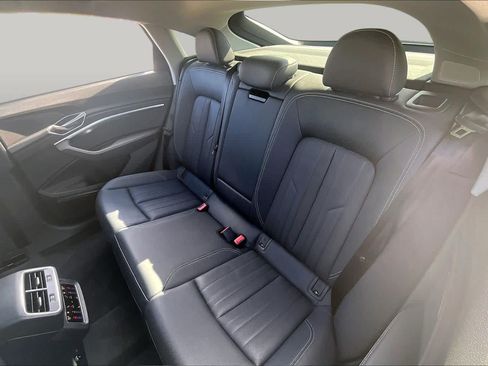 Used 2021 Audi e-tron Premium Plus w/ Premium Plus Package AWD/4WD image 19