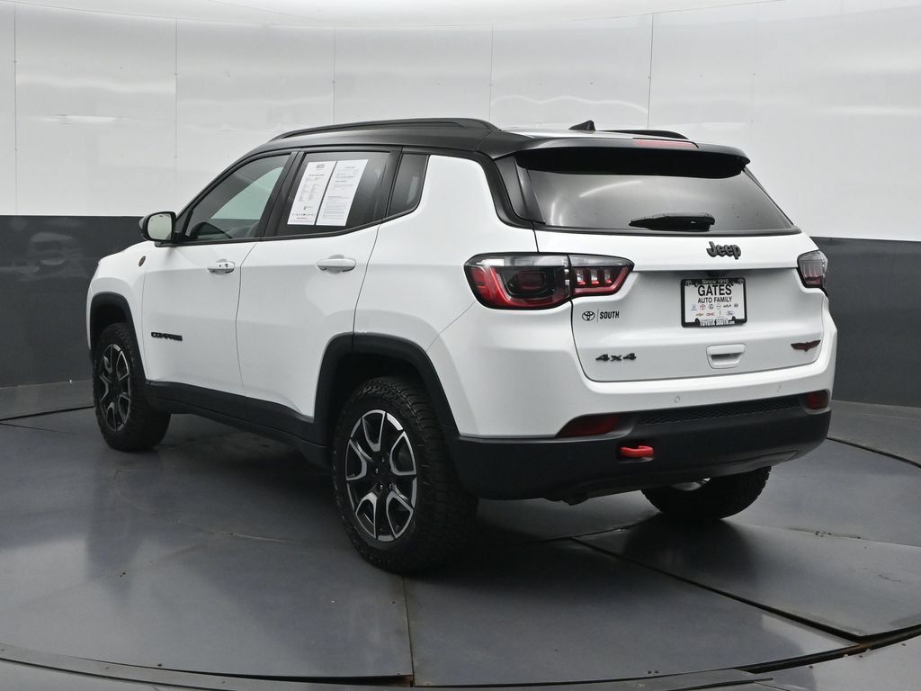Used 2024 Jeep Compass Trailhawk AWD/4WD image 8