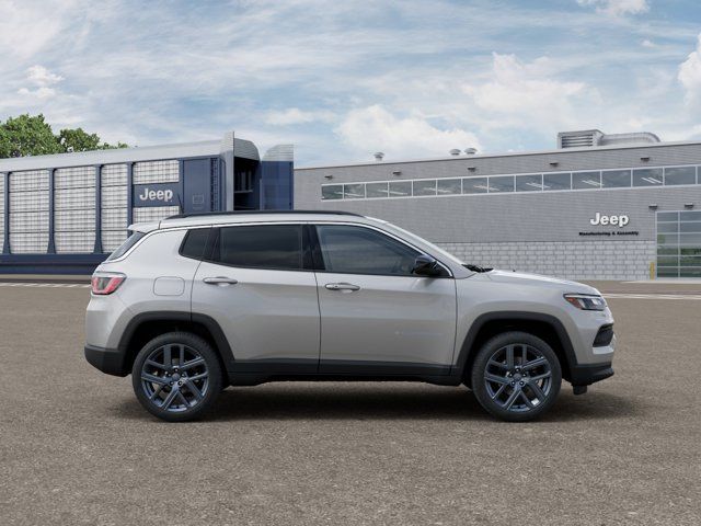New 2026 Jeep Compass Latitude AWD/4WD image 21