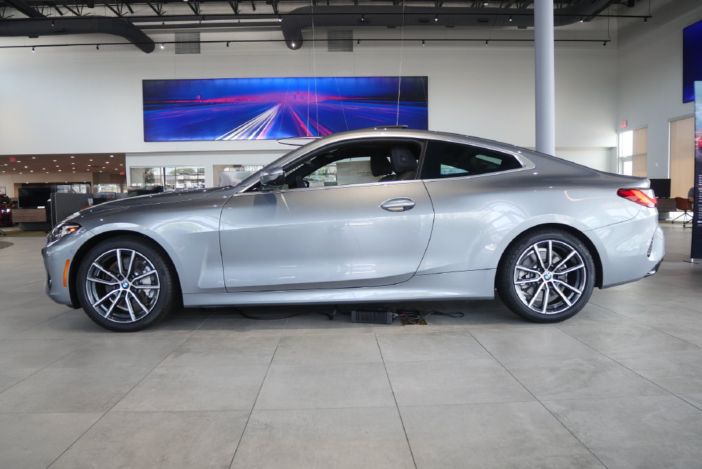 Used 2026 BMW 430i Coupe w/ Parking Assistance Package RWD image 2