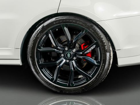 Used 2022 Land Rover Range Rover Sport SVR Carbon Edition image 17