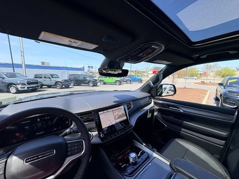 New 2026 Jeep Grand Wagoneer Limited AWD/4WD image 34