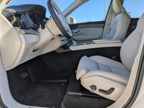 New 2026 Volvo XC90 T8 Ultra w/ Protection Package Premier AWD/4WD image 2