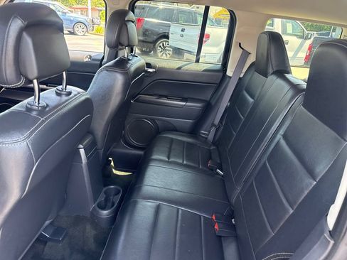 Used 2016 Jeep Patriot High Altitude AWD/4WD image 13