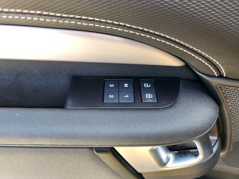 Used 2025 Land Rover Discovery Dynamic SE AWD/4WD image 20