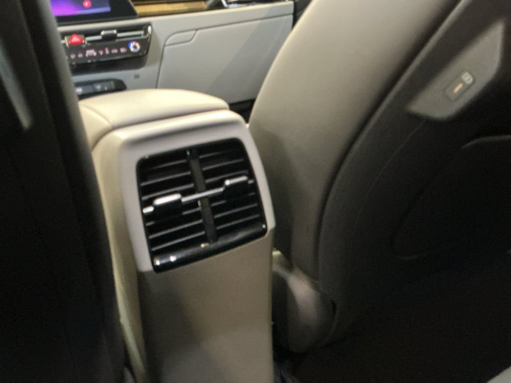 Used 2024 Kia Niro Wave w/ Wave Preserve Package FWD image 34
