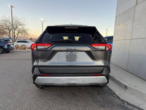 Used 2021 Toyota RAV4 XLE Premium image 7