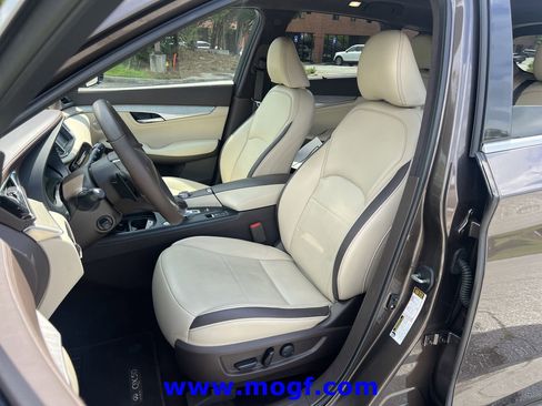 Used 2019 INFINITI QX50 Essential w/ Sensory Package AWD/4WD image 20
