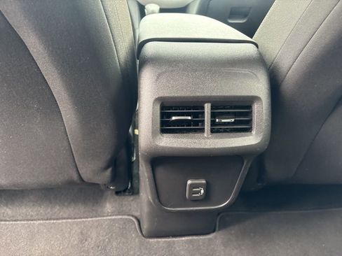 Used 2022 Chevrolet Equinox LT AWD/4WD image 17