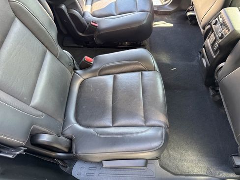 Used 2019 GMC Acadia SLT image 17