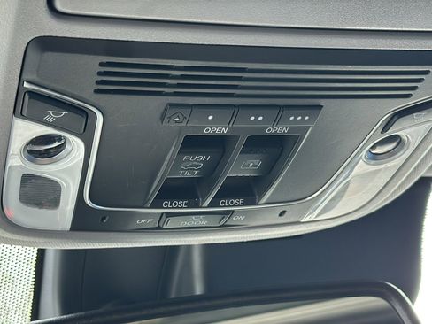 Used 2017 Honda Pilot Elite image 26