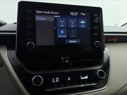 Used 2021 Toyota Corolla LE FWD image 28
