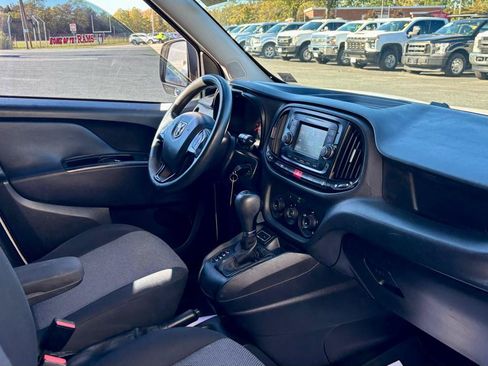 Used 2019 RAM ProMaster City Tradesman FWD image 11