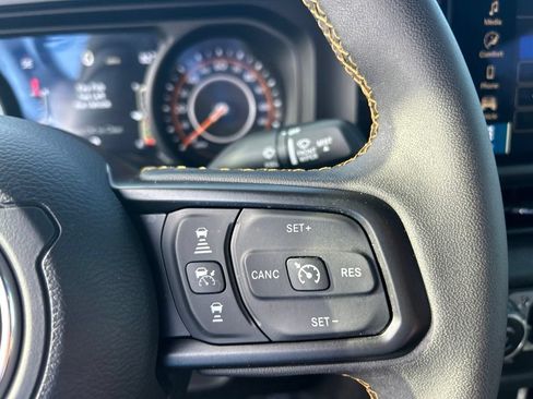 Used 2024 Jeep Wrangler Unlimited Sport AWD/4WD image 41