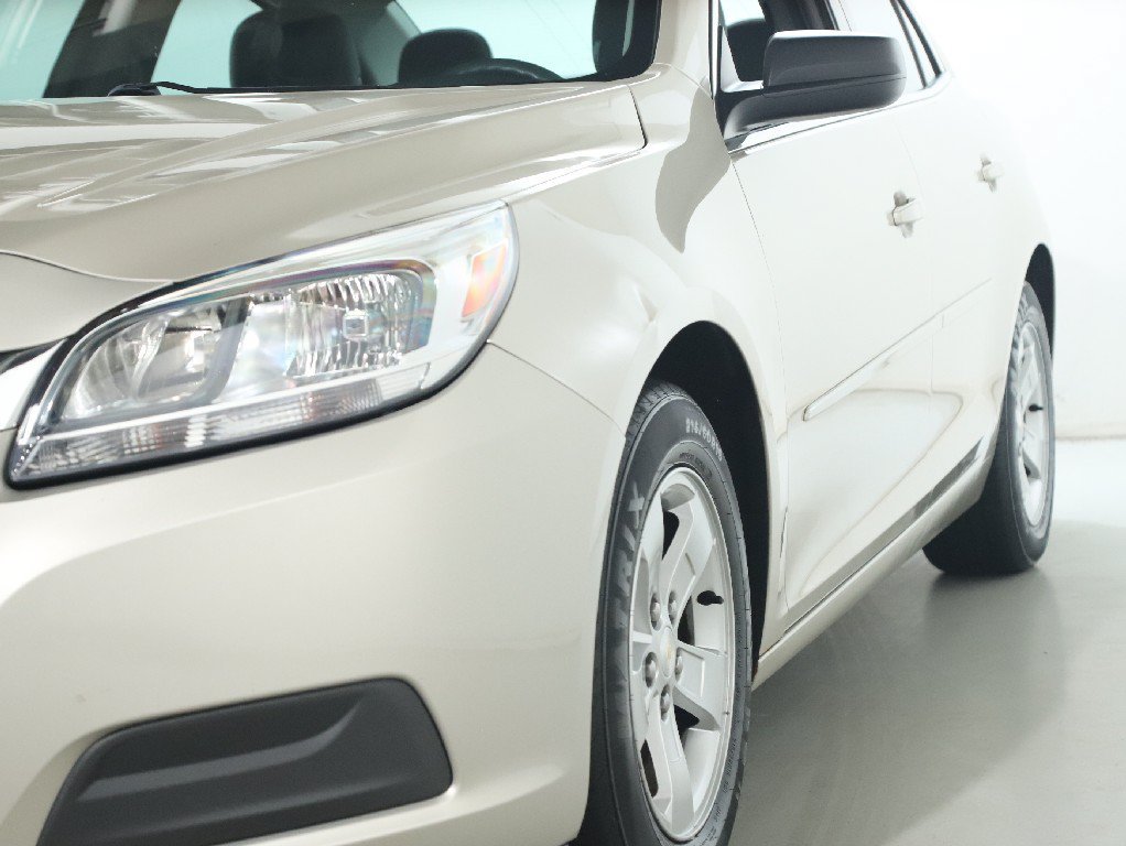 Used 2014 Chevrolet Malibu LS w/ Protection Package FWD image 4