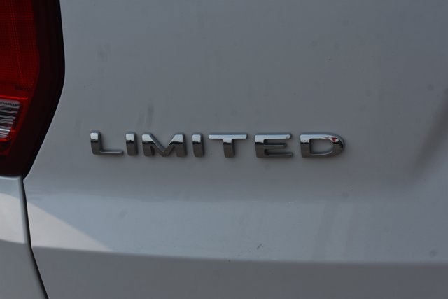 Used 2019 Ford Explorer Limited w/ Limited Luxury Package FWD image 7