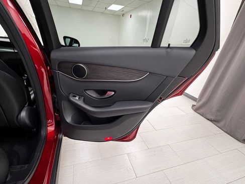 Used 2020 Mercedes-Benz GLC 300 4MATIC image 15