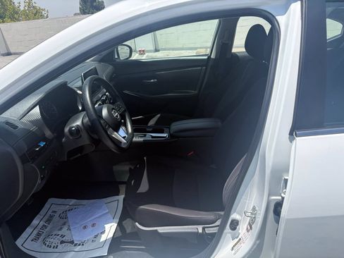 Used 2024 Nissan Sentra SV FWD image 16