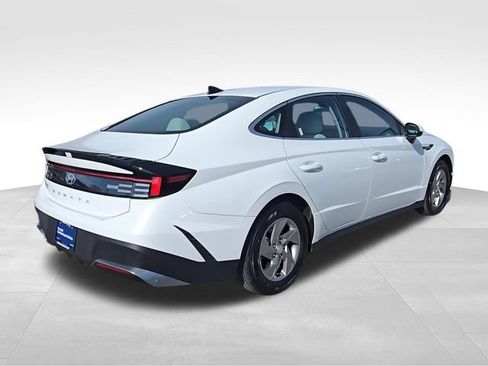 Used 2025 Hyundai Sonata SE FWD image 8