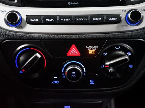 Used 2022 Hyundai Accent SE image 19