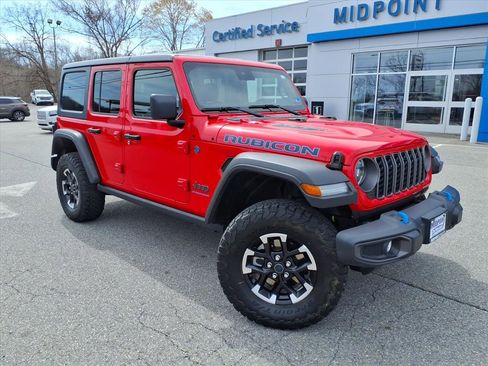 Used 2025 Jeep Wrangler Rubicon w/ Safety Group image 2