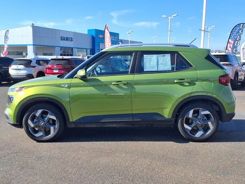 Used 2024 Hyundai Venue SEL image 4