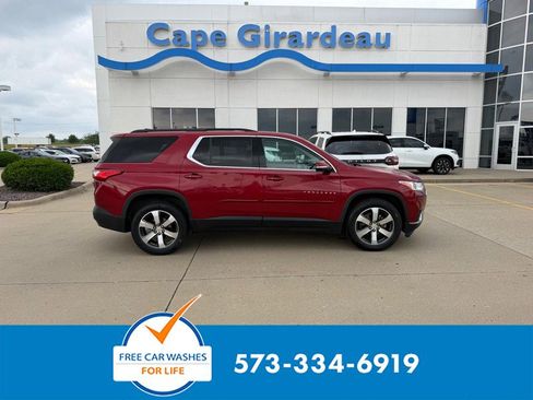 Used 2019 Chevrolet Traverse LT w/ LT Premium Package FWD image 1
