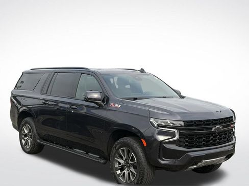 Used 2024 Chevrolet Suburban Z71 w/ Luxury Package AWD/4WD image 2