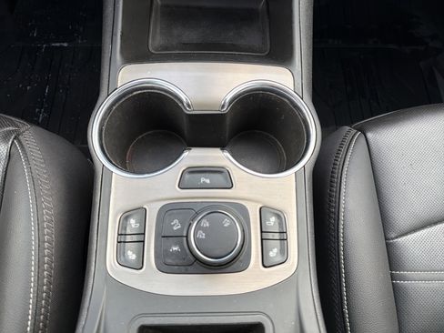 Used 2022 GMC Terrain Denali image 24