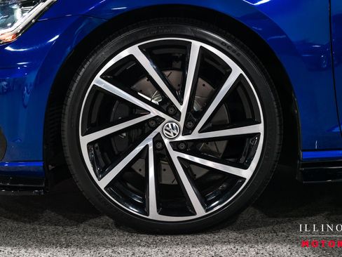 Used 2019 Volkswagen Golf 4-Door AWD/4WD image 9