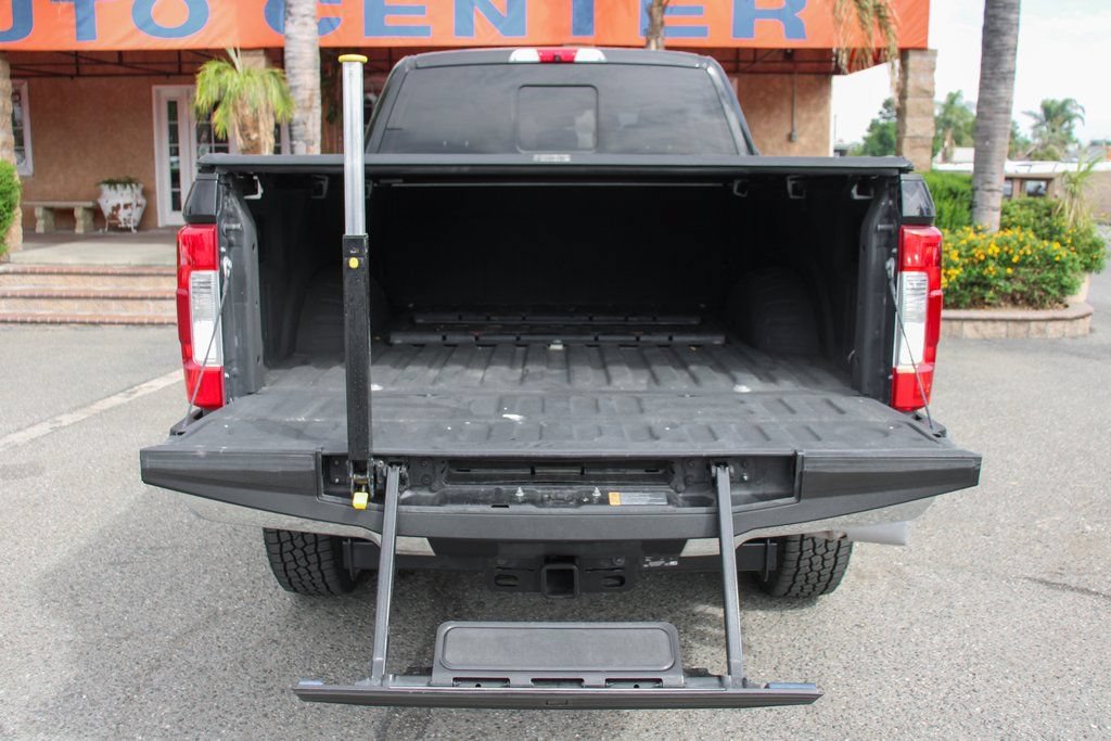 Used 2019 Ford F250 Lariat w/ Lariat Ultimate Package AWD/4WD image 9