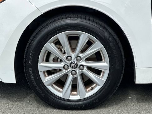 Used 2024 Toyota Corolla LE w/ LE Convenience Package FWD image 25