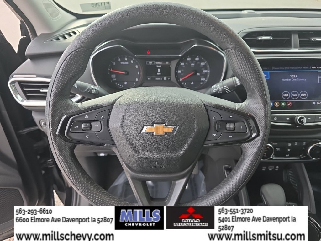 Used 2022 Chevrolet TrailBlazer LT w/ Convenience Package FWD image 9