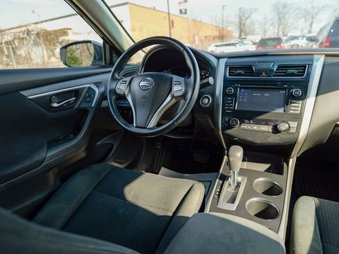 Used 2015 Nissan Altima 2.5 SV w/ Convenience Package image 35