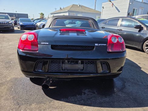 Used 2005 Toyota MR2 image 3