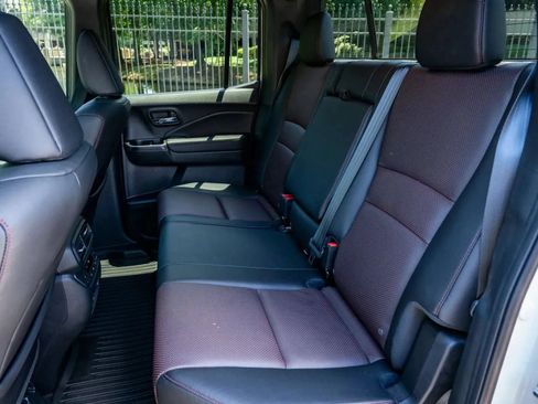 Used 2024 Honda Ridgeline Black Edition image 13