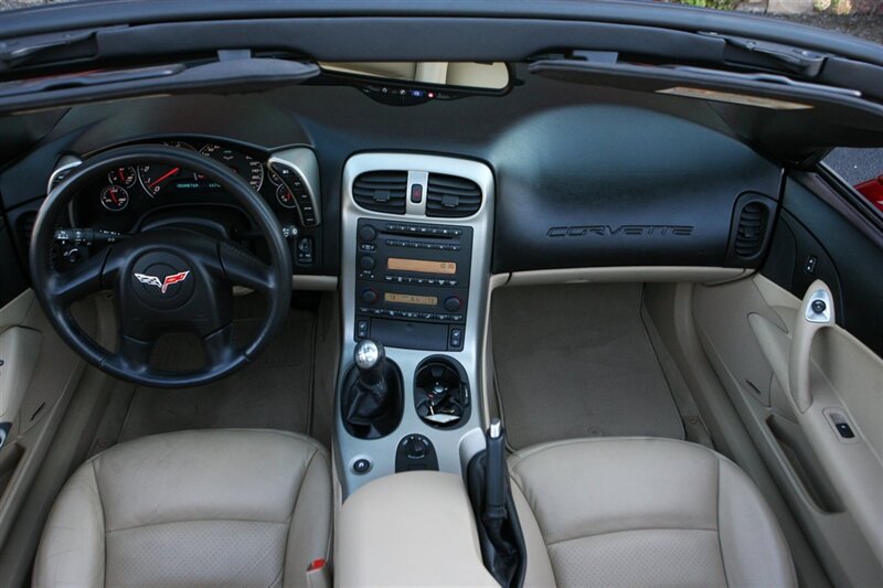 Used 2005 Chevrolet Corvette Coupe w/ Preferred Equipment Group RWD image 23