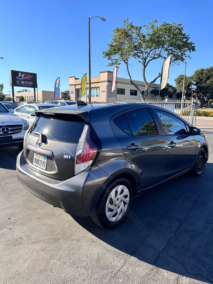 Used 2016 Toyota Prius C Three FWD image 4