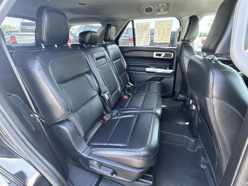 Used 2021 Ford Explorer XLT w/ Equipment Group 202A image 27