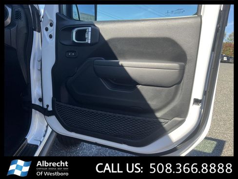 Used 2022 Jeep Gladiator Willys image 22