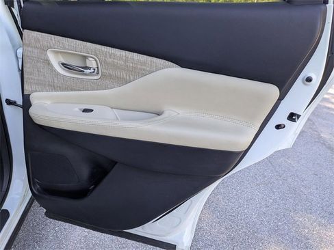 Used 2023 Nissan Murano SV image 29