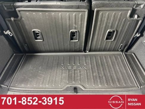 New 2025 Nissan Pathfinder Platinum image 7