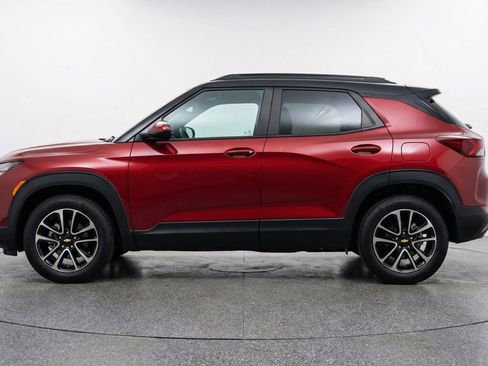 Used 2025 Chevrolet TrailBlazer LT image 5